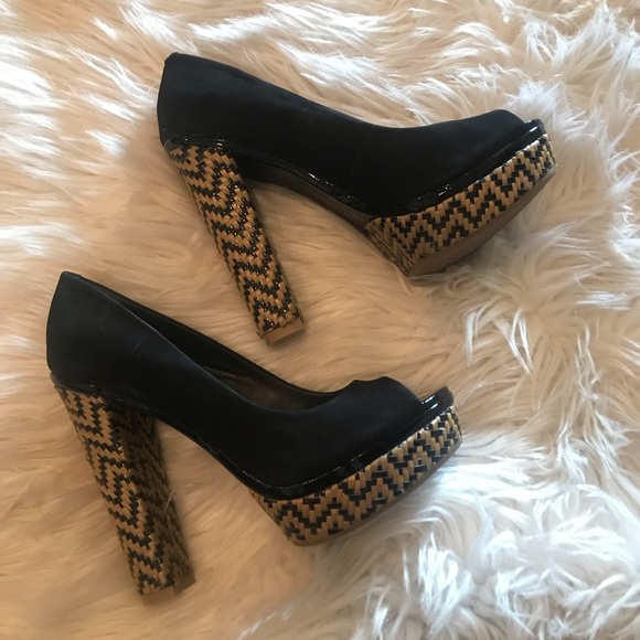 Nearly new SCHUTZ Platform Heels - Picture 2 of 8